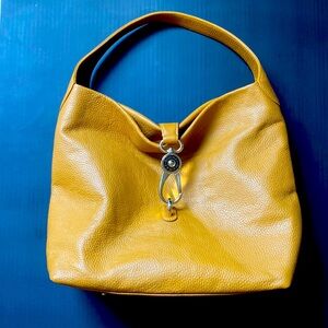 Dooney & Bourke Lucca Pebble logo lock